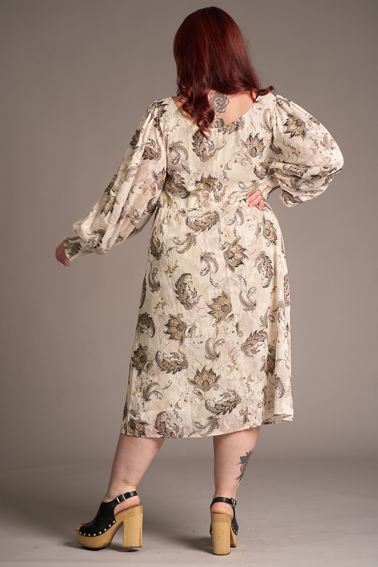 Taylor showing the back of the Harvest Moon Paisley Midi Dress, Stevie nicks inspired styling studio