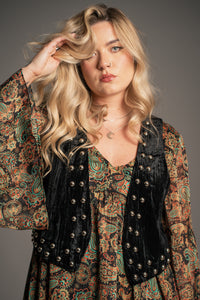 Little Lies Lennon studded velvet waistcoat in black – sleeveless fitted waistcoat with silver stud detailing and soft textured finish