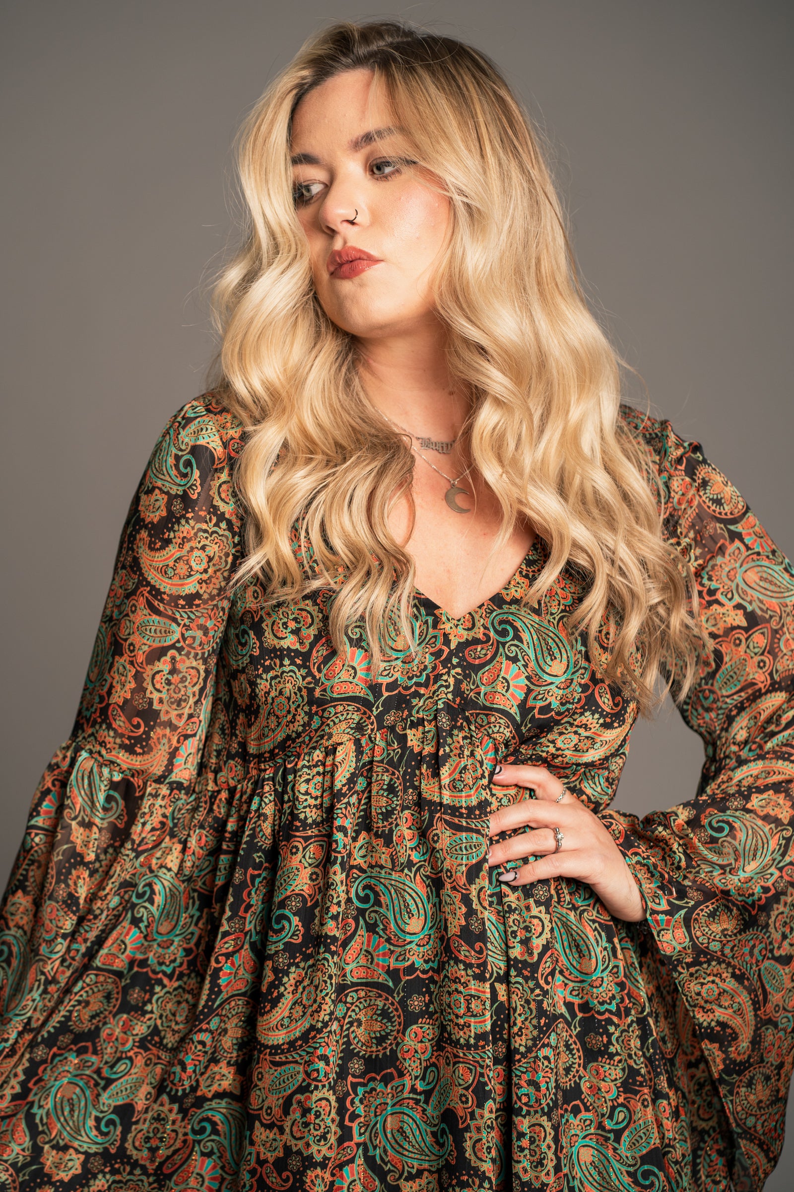 Little Lies Ringo paisley smock dress with relaxed fit, flowing silhouette and long flared sleeves in black and green paisley print