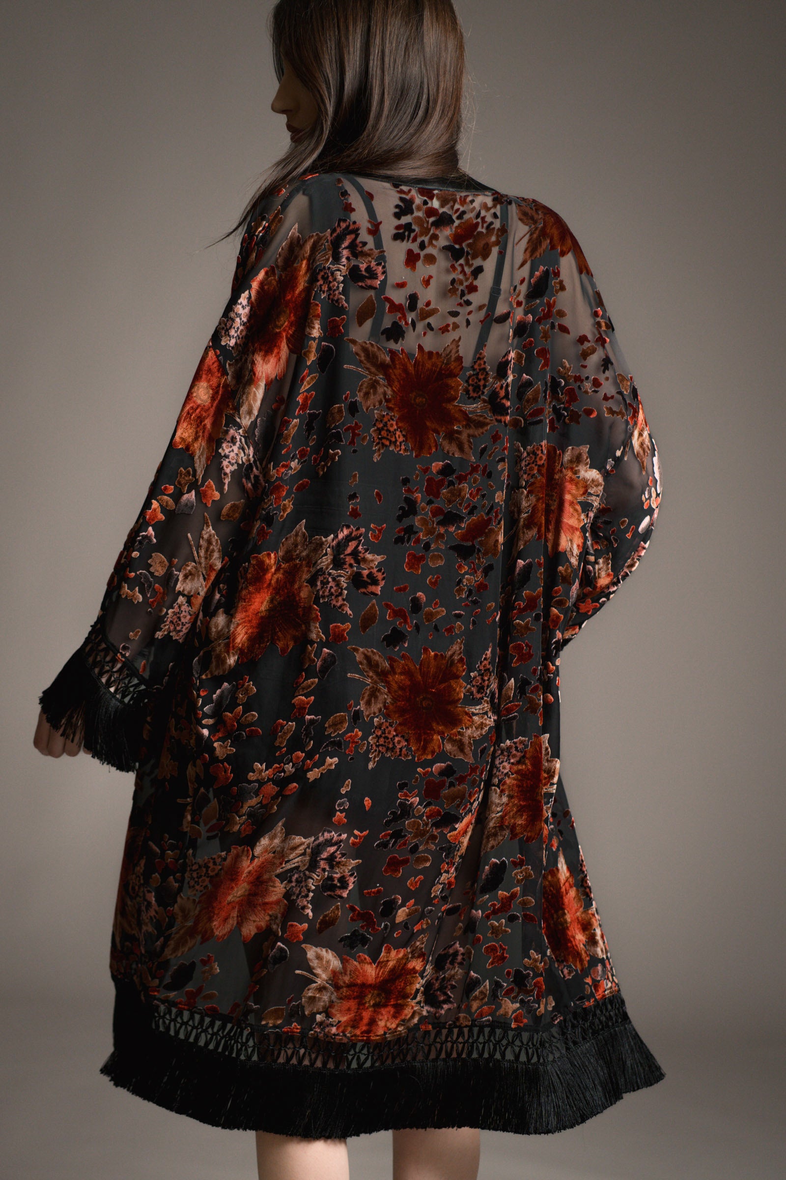 Rooms on Fire Floral Kimono