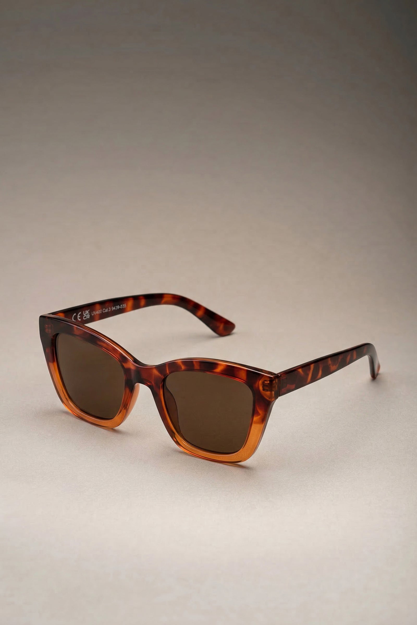 Square tortoiseshell retro sunglasses