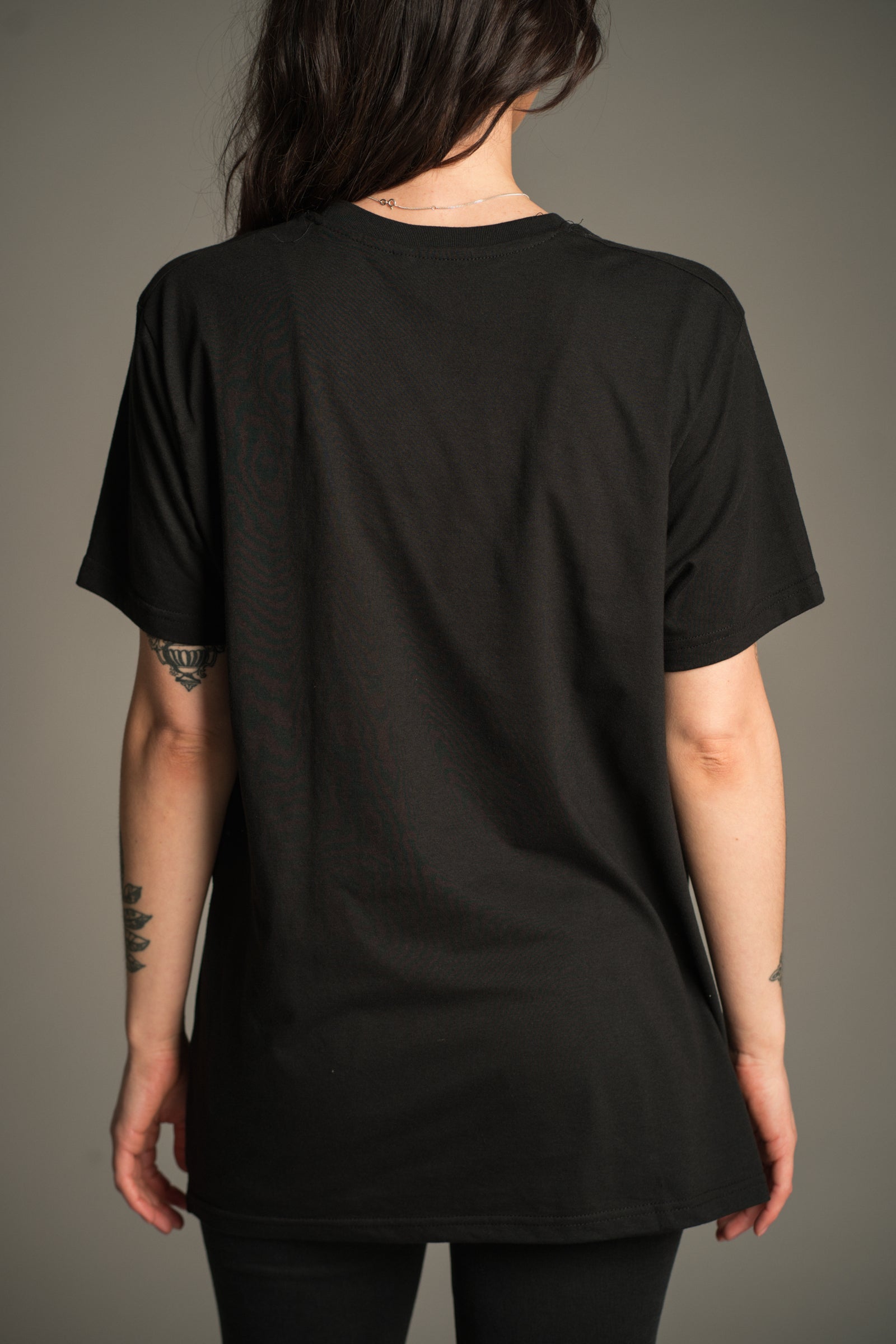 Model wearing Joan Jett & The Blackhearts band tee back view oversized fit