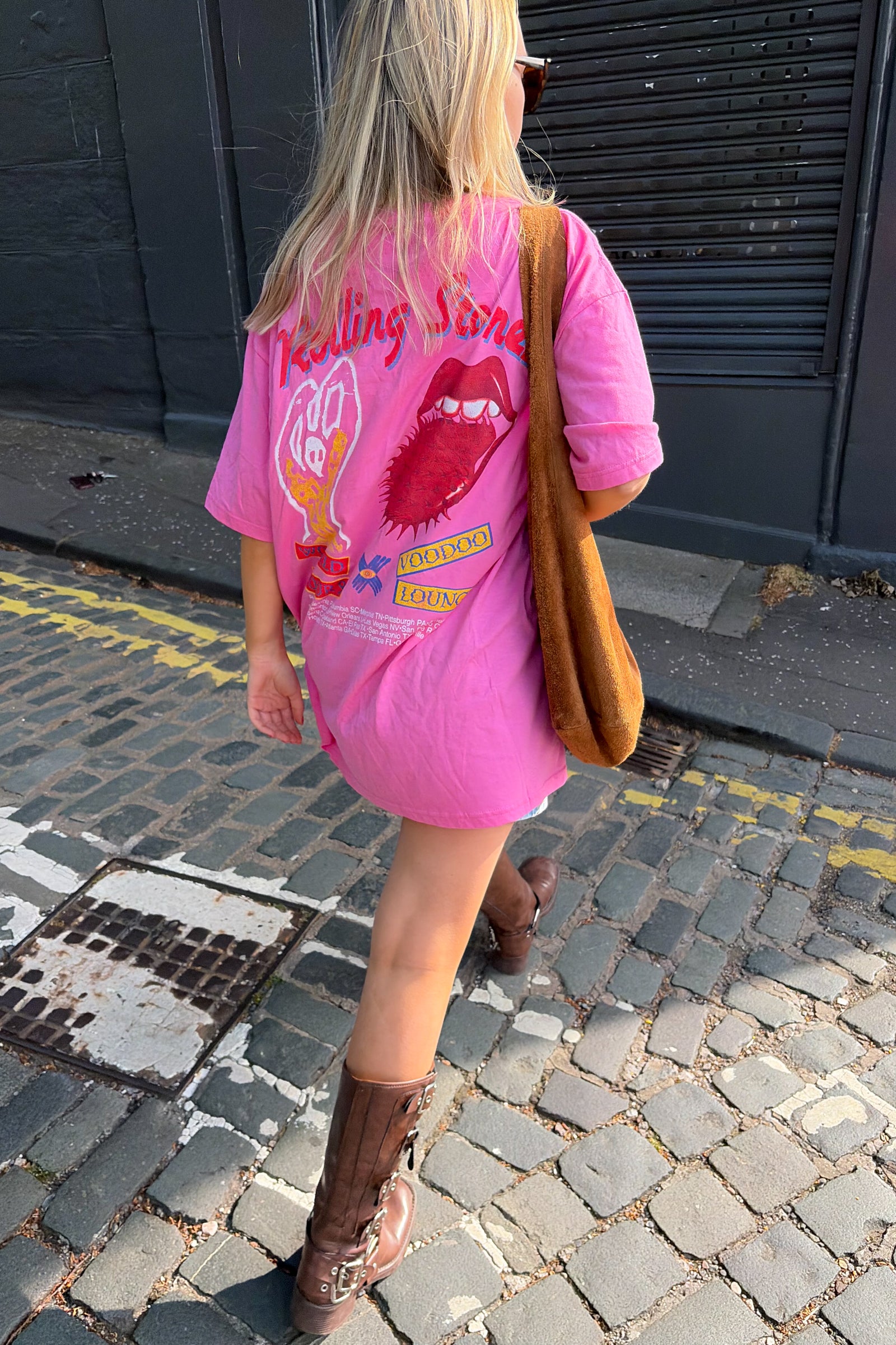 The Rolling Stones Voodoo Lounge band tee in pink – oversized graphic t-shirt with back print worn by model