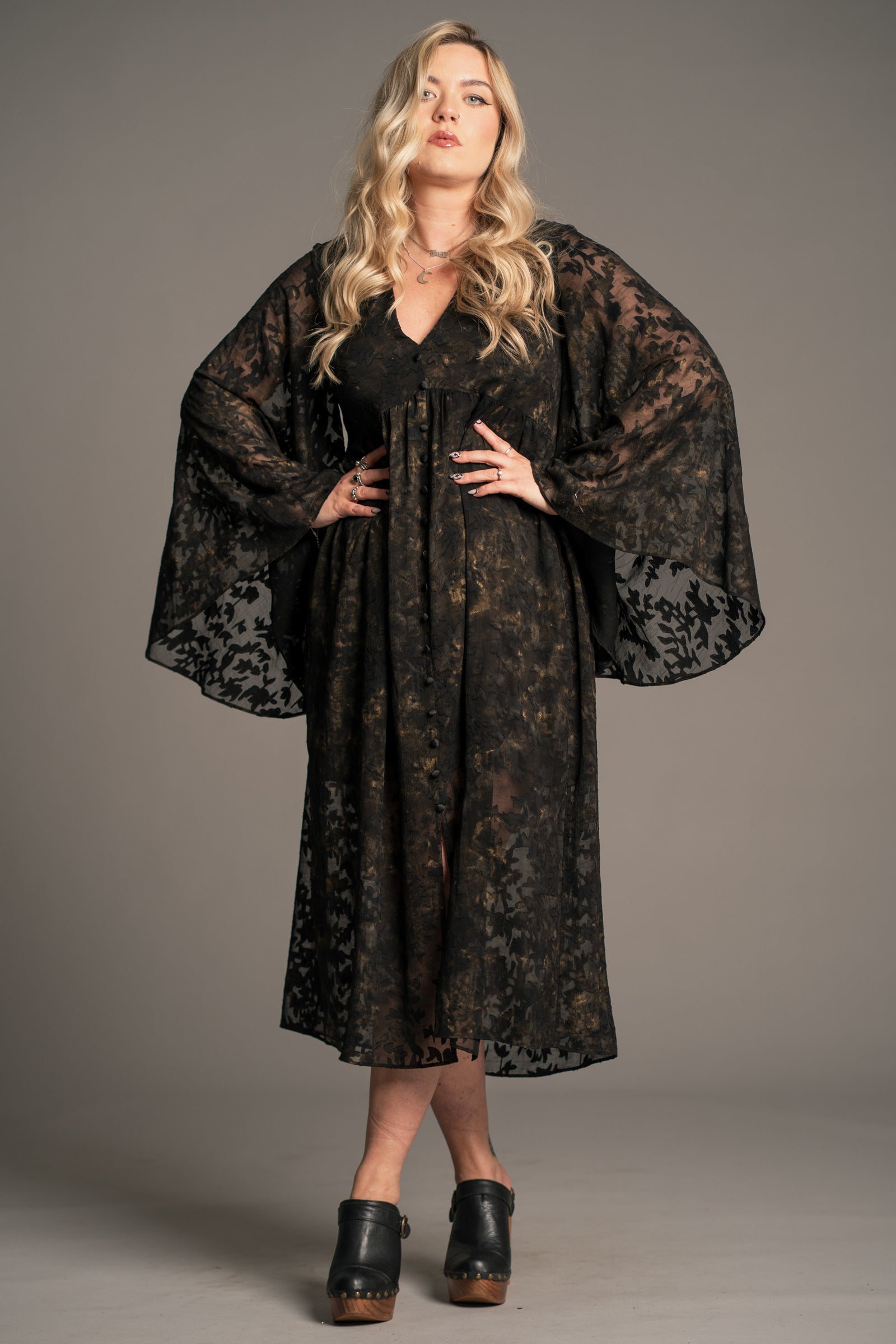 Bella Donna Midi Dress