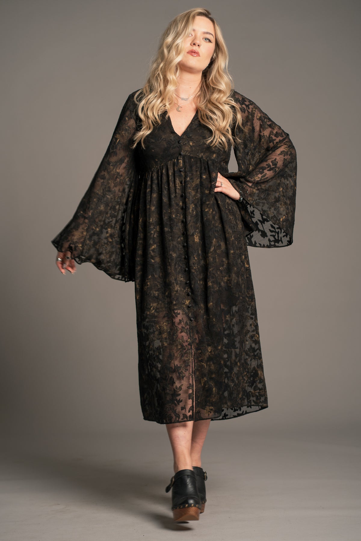 Bella Donna Midi Dress