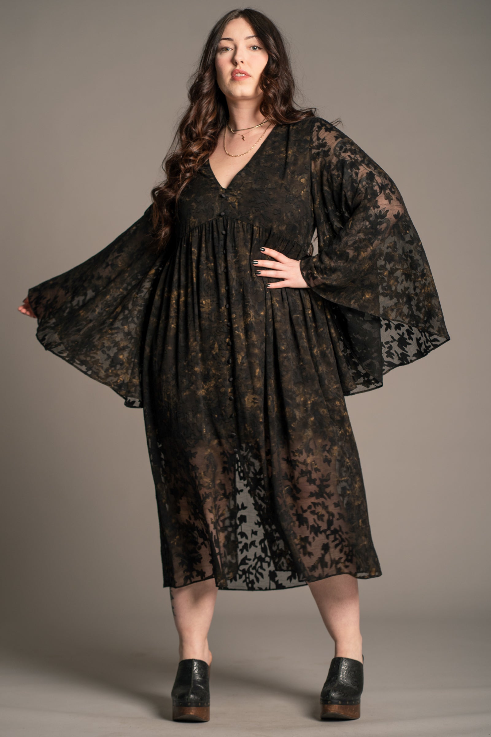 Bella Donna Midi Dress