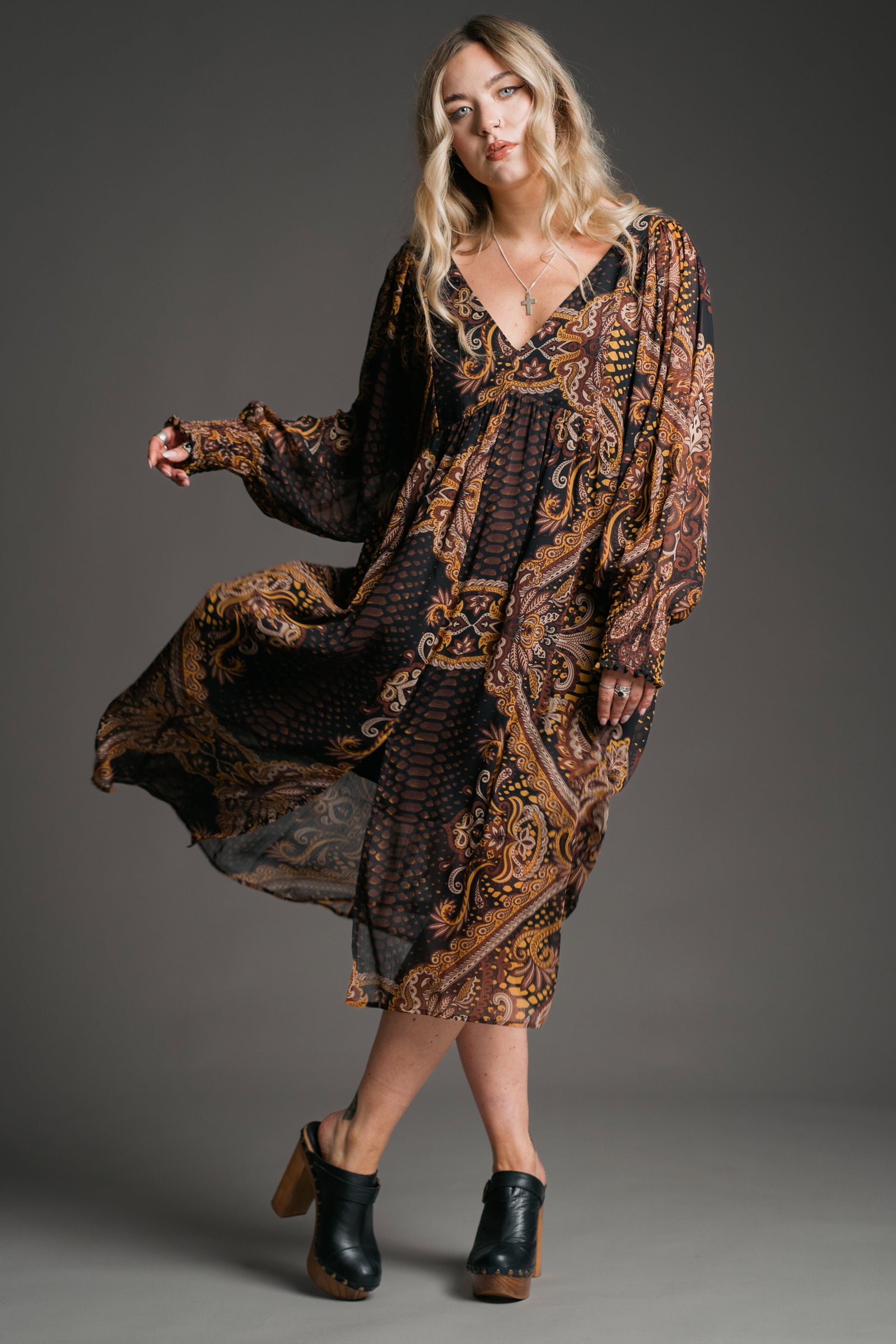 Peacekeeper Paisley Midi Dress