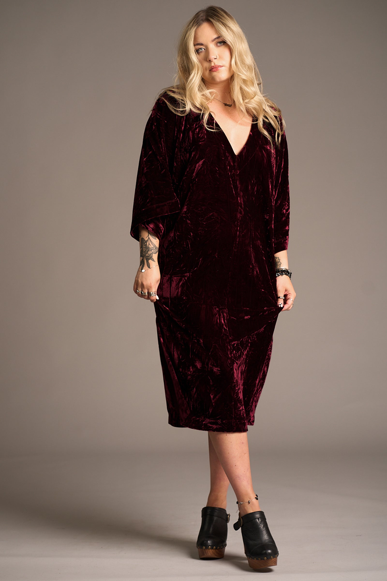 Erin wearing the Rumours Merlot Velvet Midi Dress, Stevie Nicks inspired styling studio